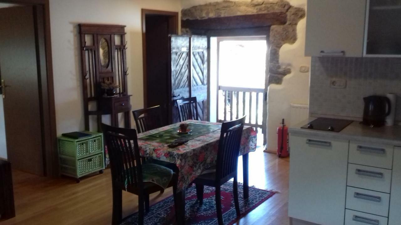 Apartmaji Pri Zivcovih Dutovlje Bagian luar foto